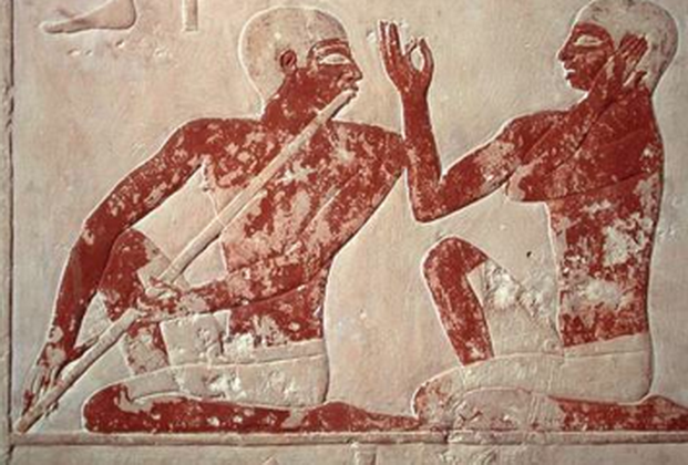 Suonatore di ney in un bassorilievo egizio